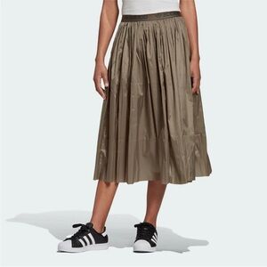 Adidas clay green pleated midi skirt